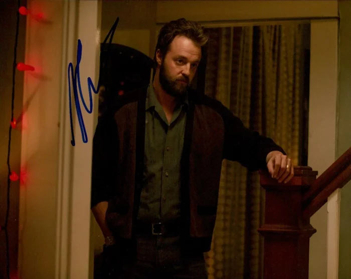 Joshua Leonard autograph