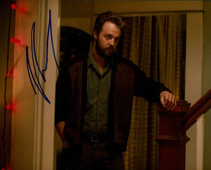 Joshua Leonard autograph