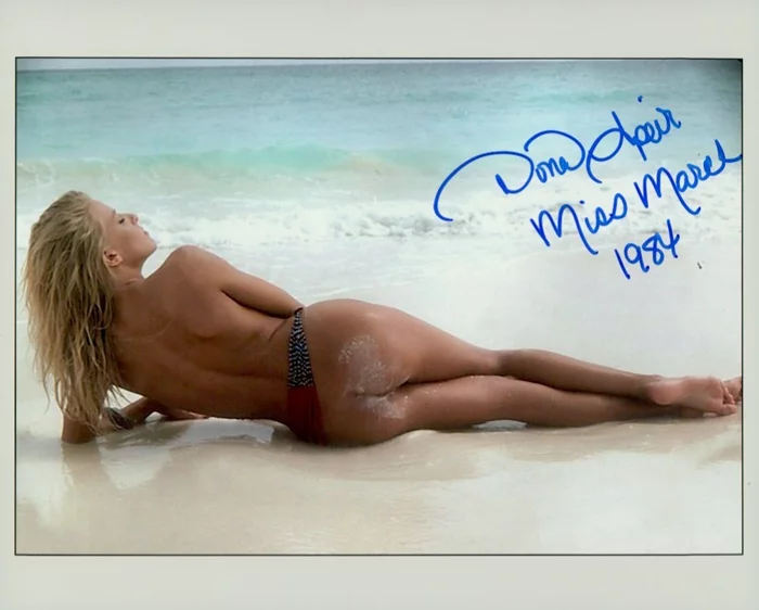 Dona Speir autograph