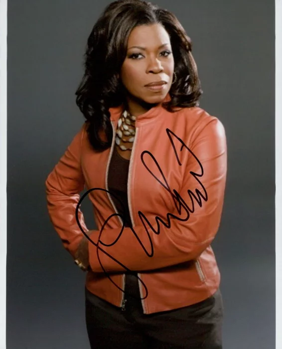 Lorraine Toussaint autograph