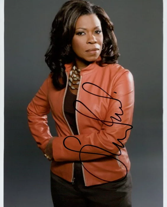 Lorraine Toussaint autograph
