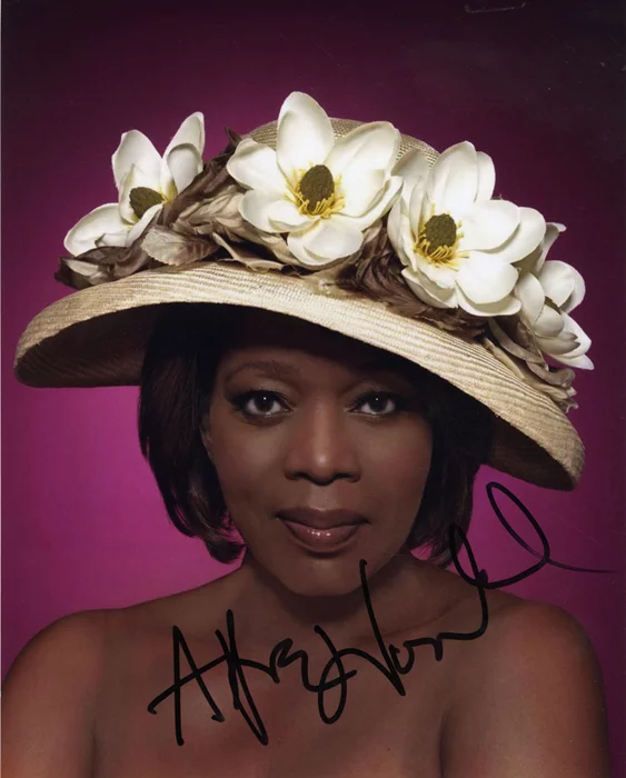 Alfre Woodard autograph