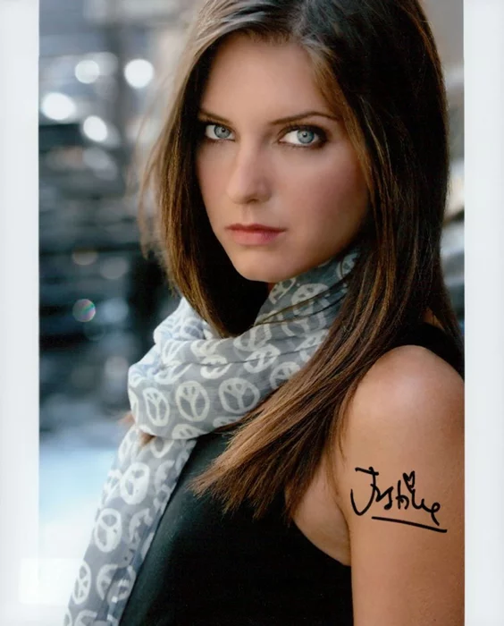 Justine Wachsberger autograph