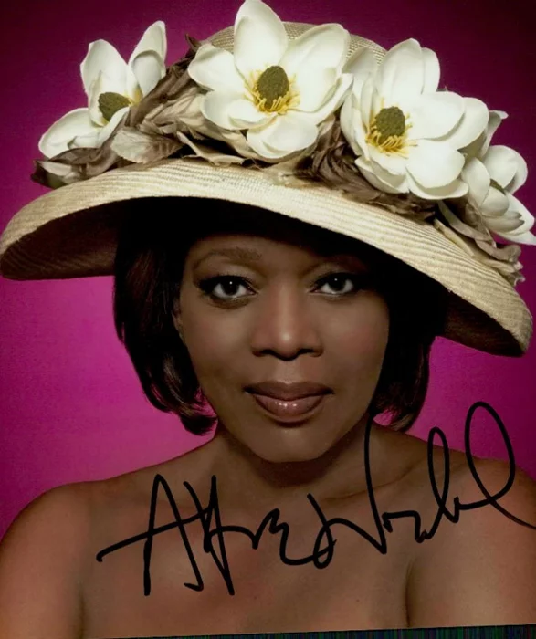 Alfre Woodard autograph