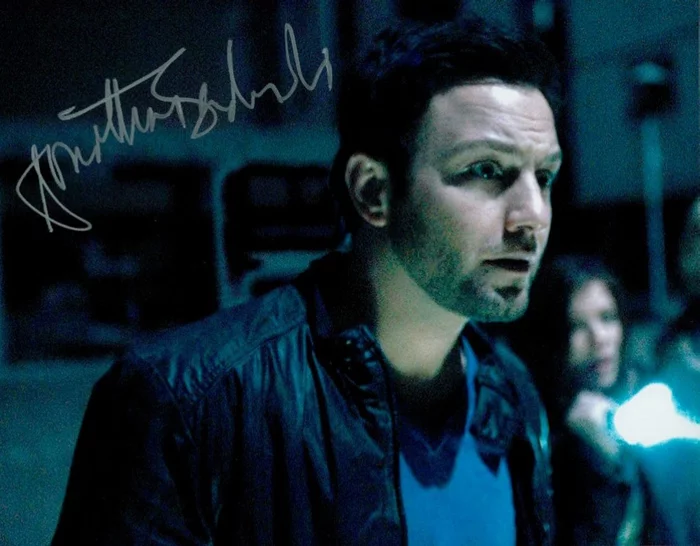 Jonathan Sadowski autograph