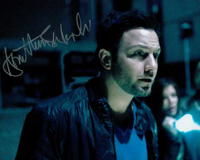 Jonathan Sadowski autograph