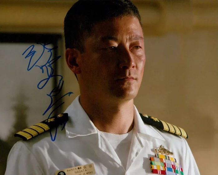 Tadanobu Asano autograph
