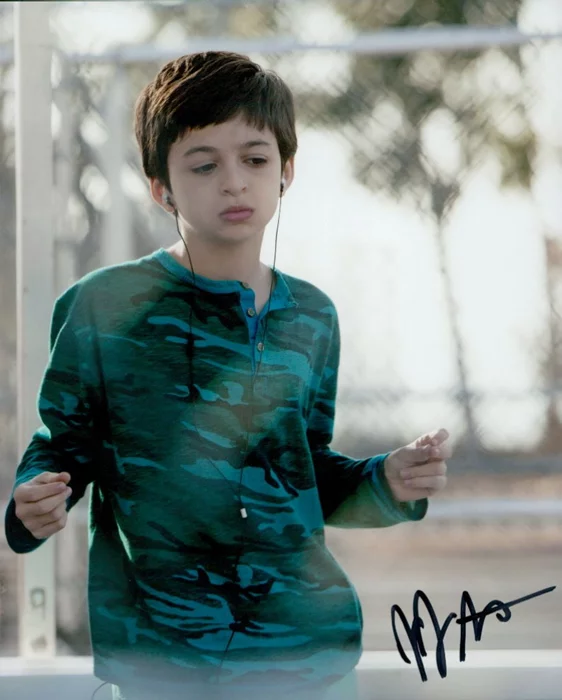 Josie Totah autograph