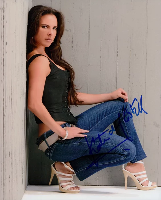 Kate del Castillo autograph
