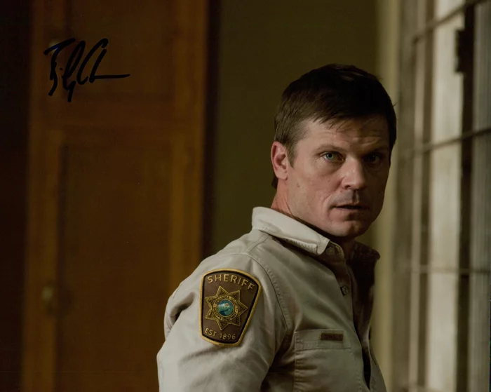 Bailey Chase autograph