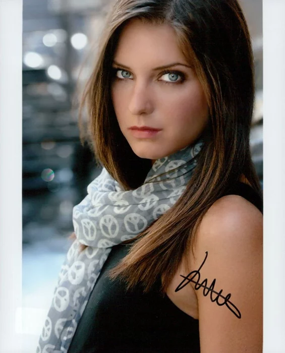 Justine Wachsberger autograph