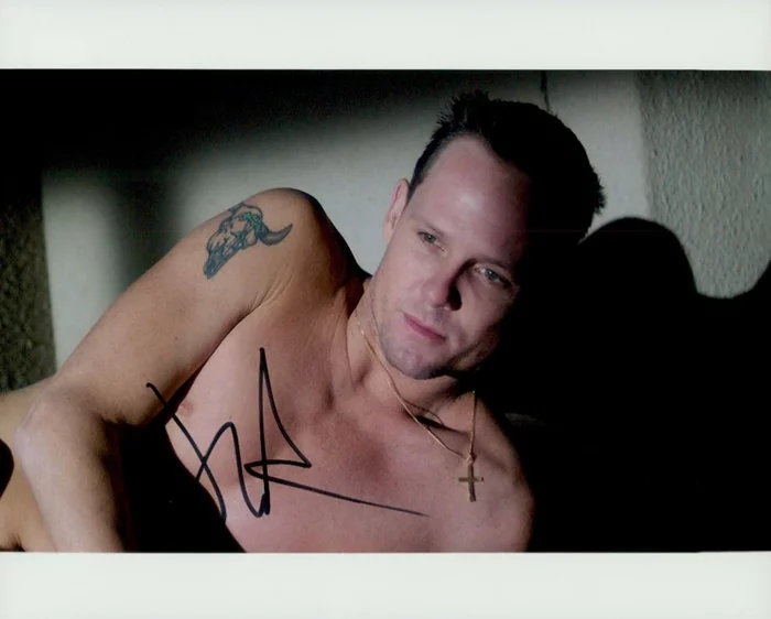 Dean Winters autograph