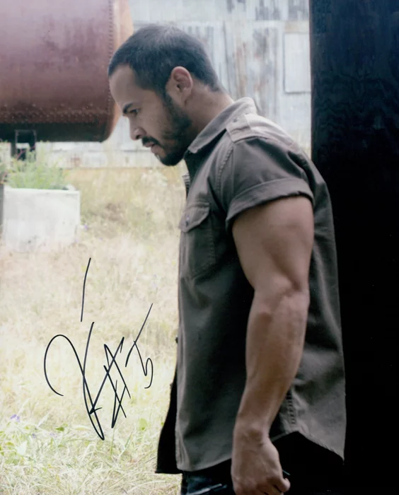 Jose Pablo Cantillo autograph