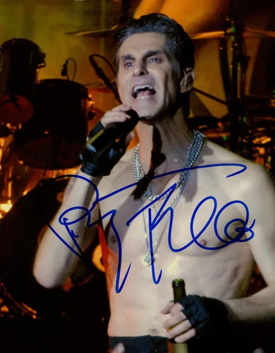 Perry Farrell autograph