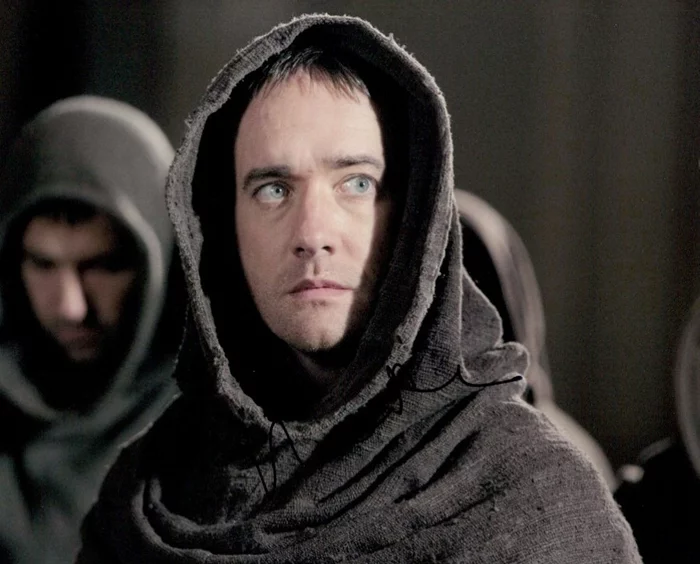 Matthew MacFadyen autograph