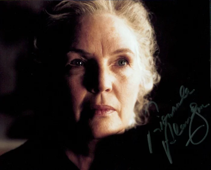 Fionnula Flanagan autograph