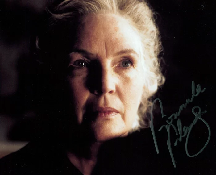Fionnula Flanagan autograph