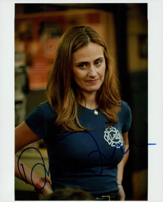 Diane Farr autograph