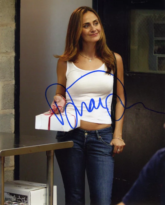 Diane Farr autograph