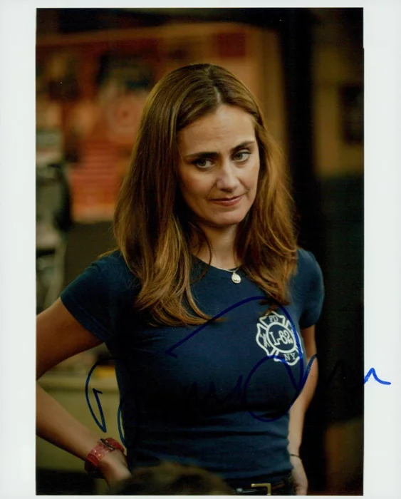 Diane Farr autograph