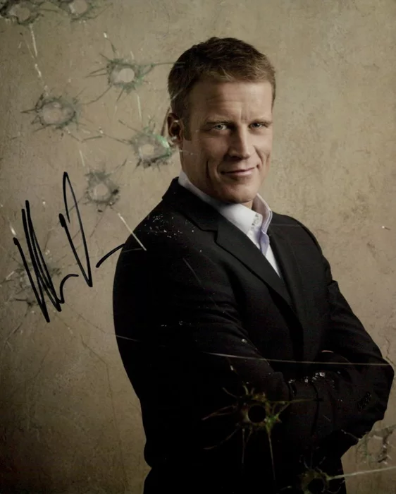 Mark Valley autograph