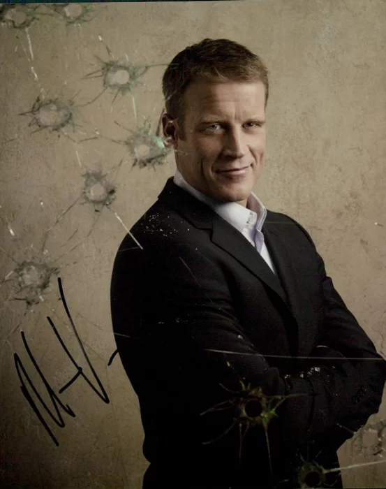 Mark Valley autograph