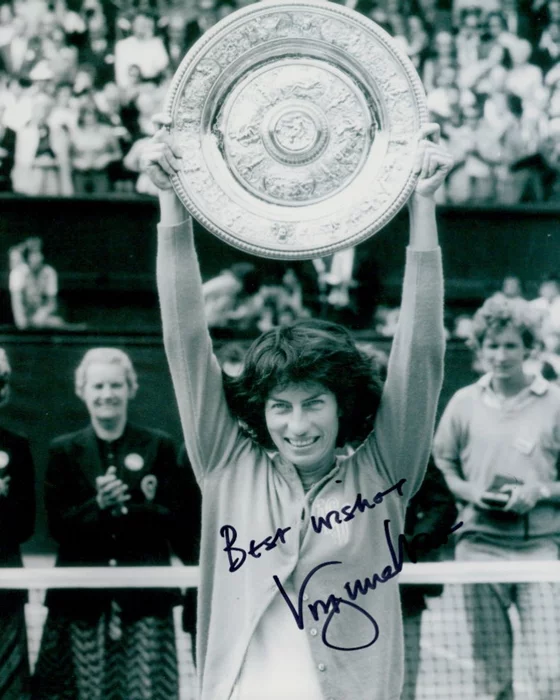 Virginia Wade autograph