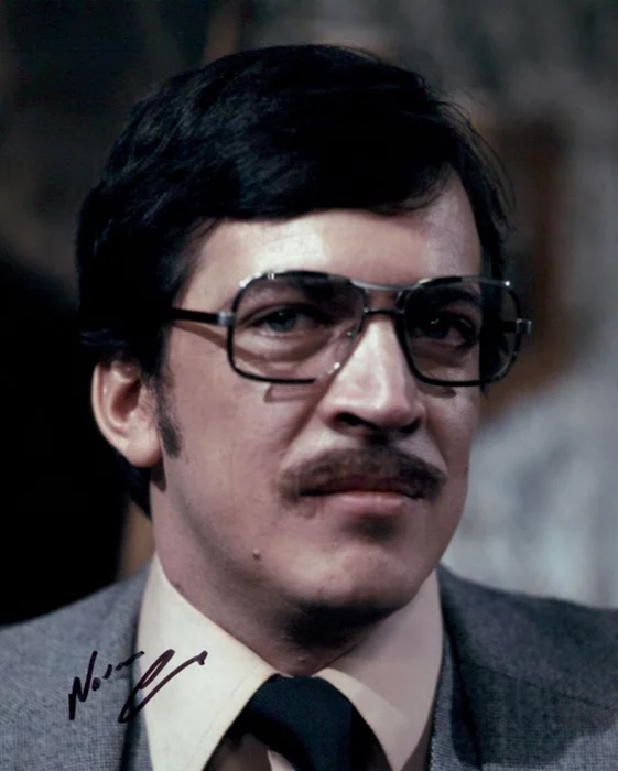 Norman Eshley autograph