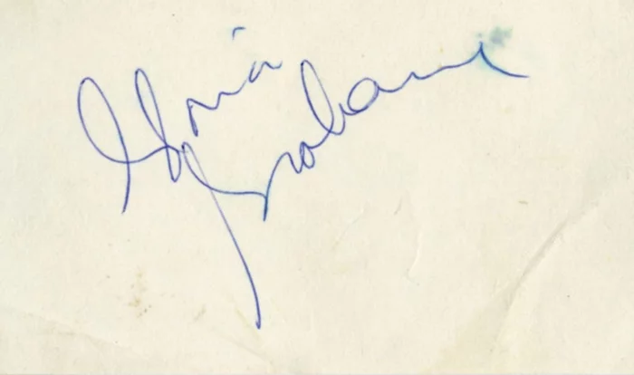Gloria Grahame autograph
