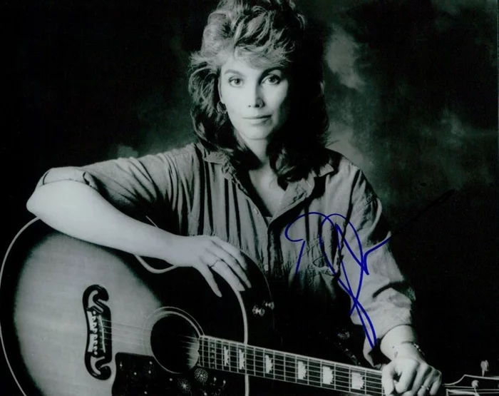 Emmylou Harris autograph