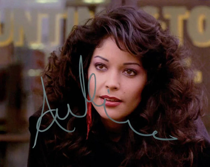 Apollonia autograph