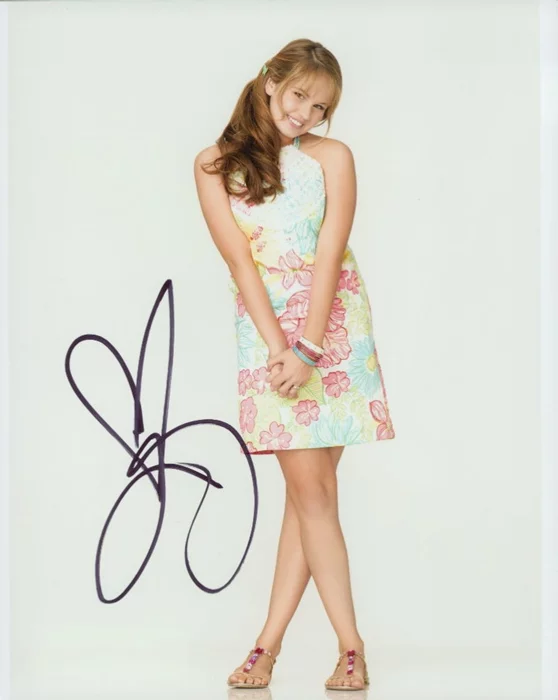 Debby Ryan autograph