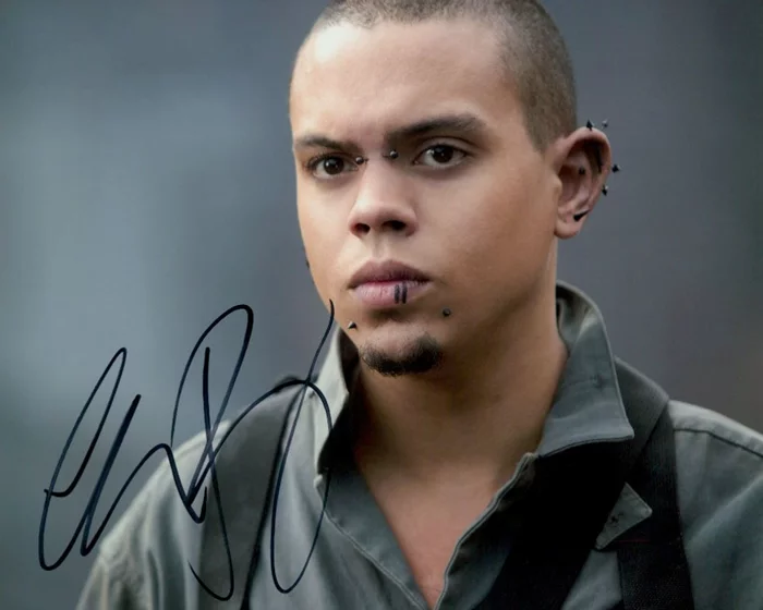 Evan Ross autograph