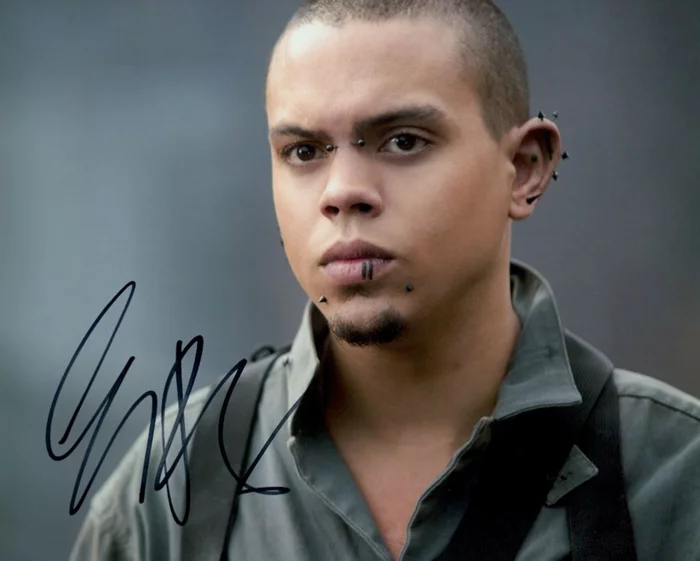 Evan Ross autograph