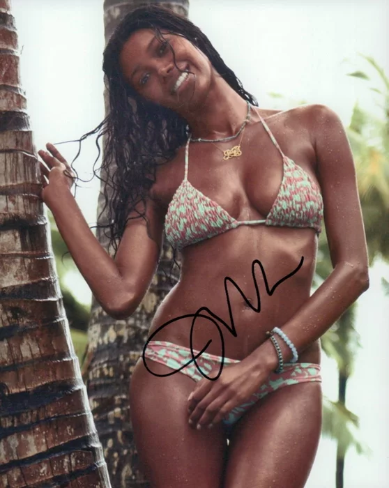 Jessica White autograph