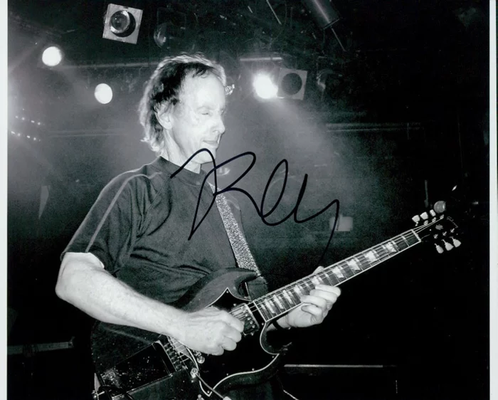 Robby Krieger autograph