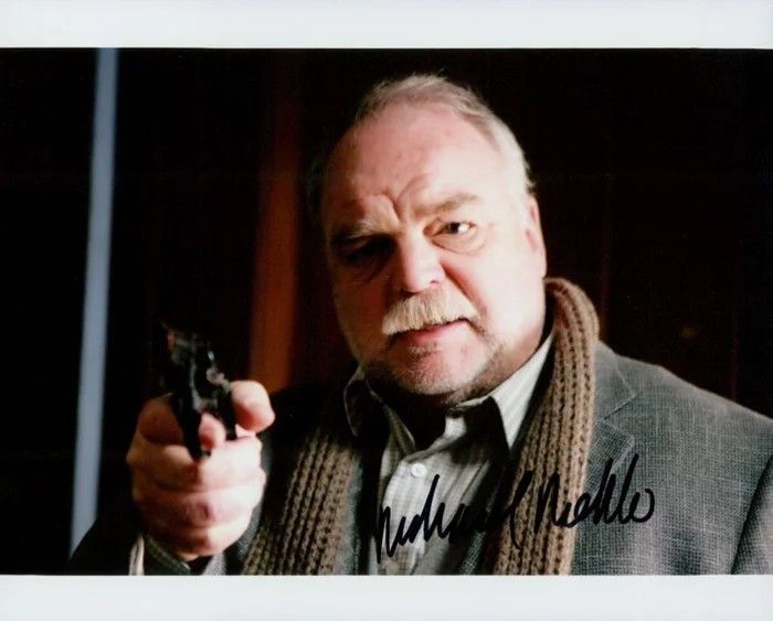 Richard Riehle autograph