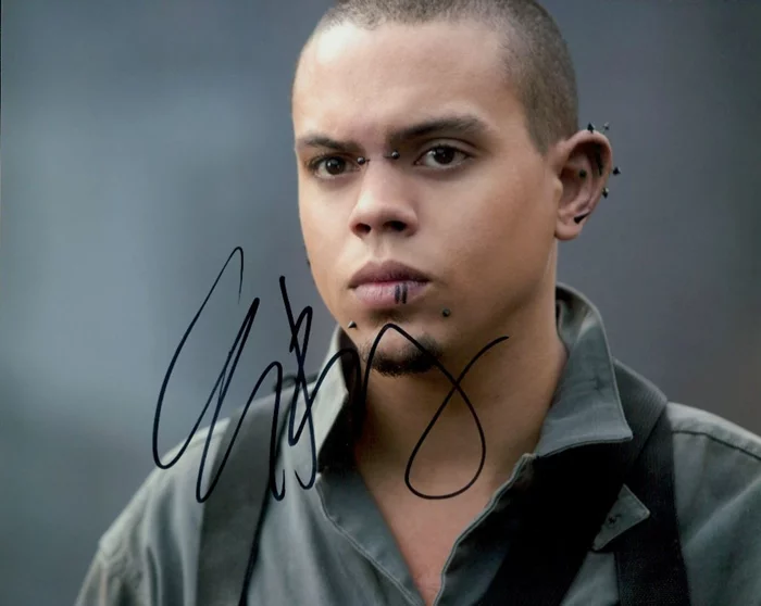 Evan Ross autograph