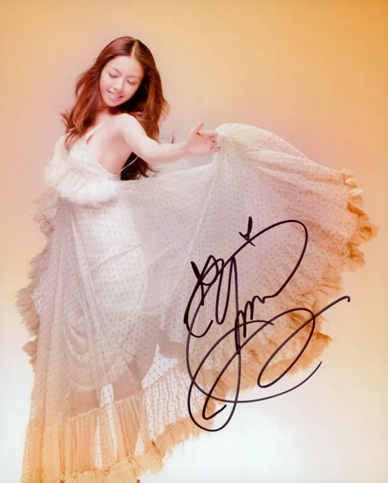 Yuna Ito autograph