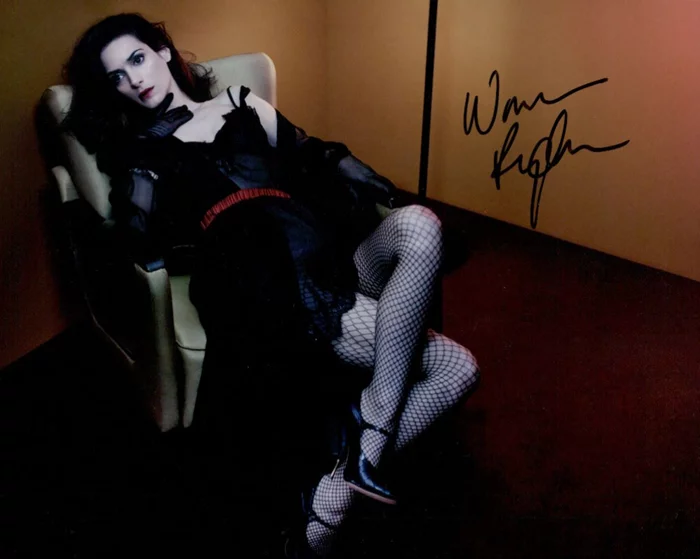 Winona Ryder autograph