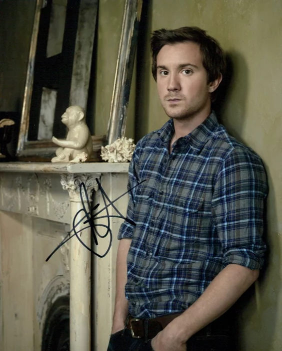 Sam Huntington autograph