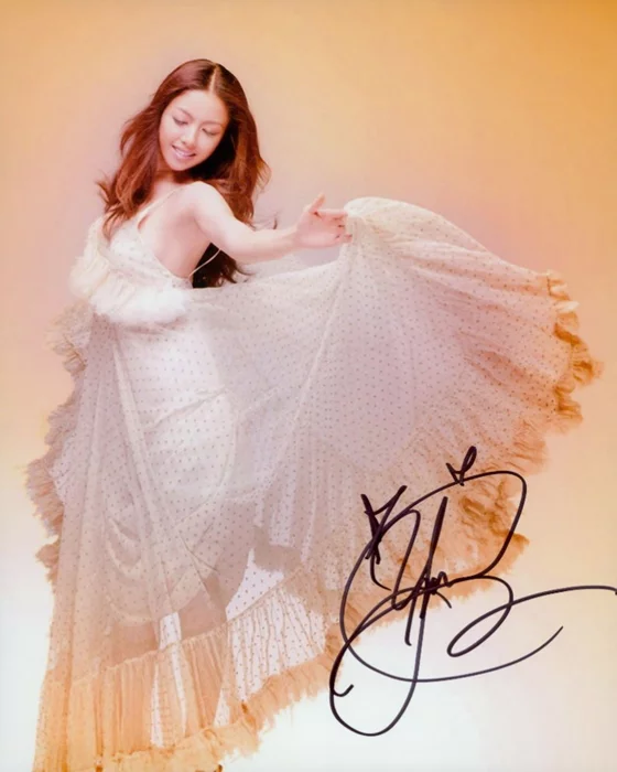 Yuna Ito autograph