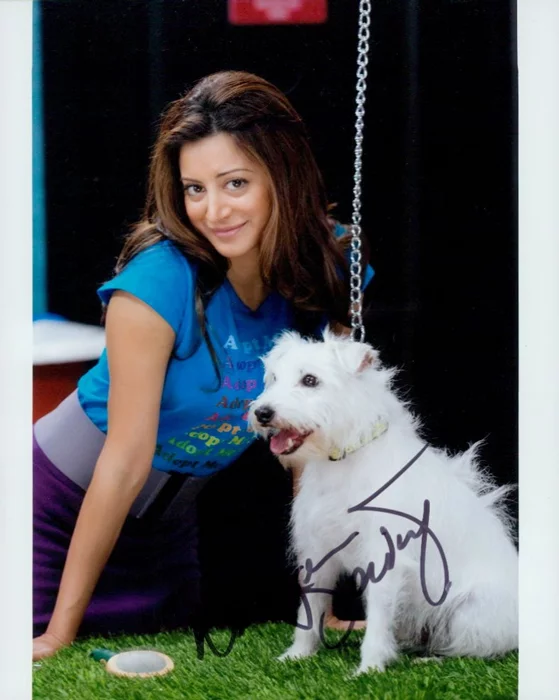 Noureen DeWulf autograph