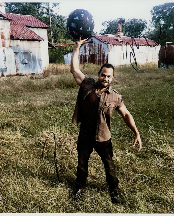 Jose Pablo Cantillo autograph