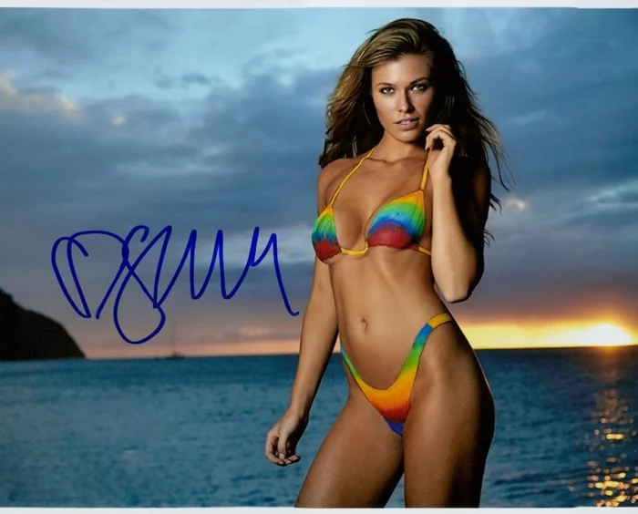 Samantha Hoopes autograph