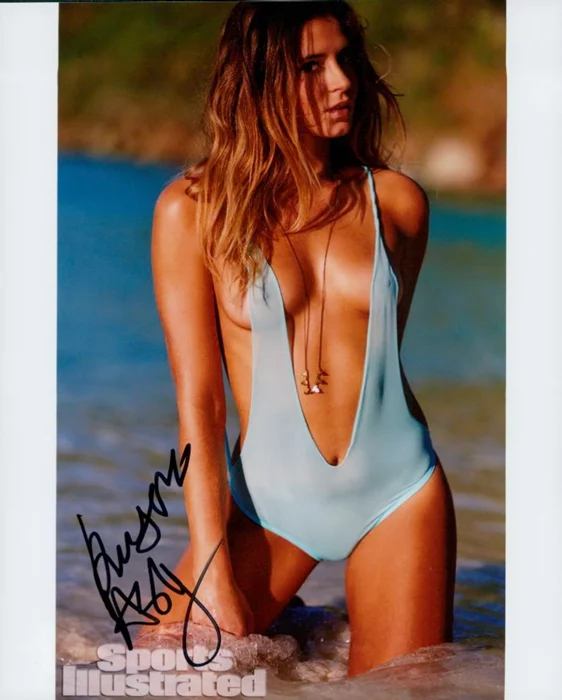 Anastasia Ashley autograph
