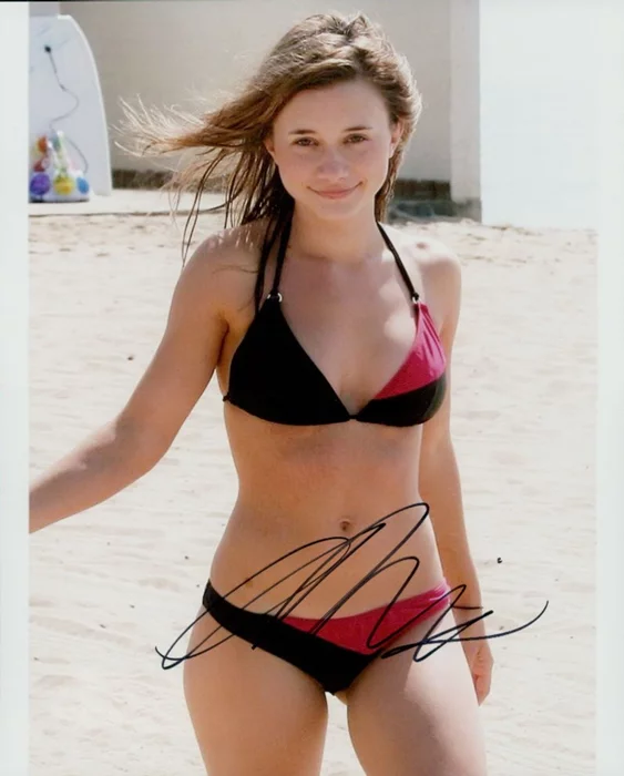 Olesya Rulin autograph