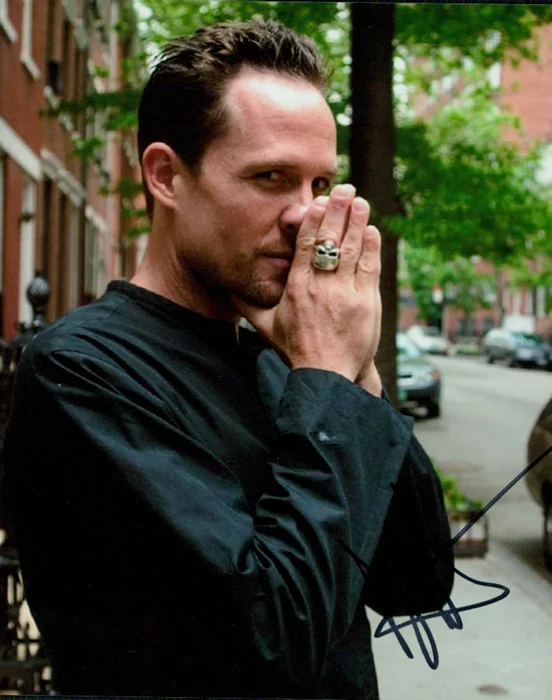 Dean Winters autograph