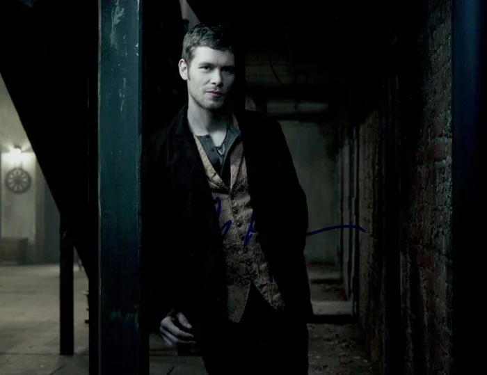 Joseph  Morgan autograph