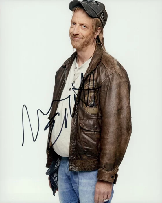 Chris Elliott autograph